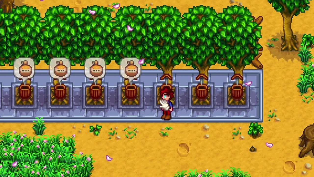 Stardew Valley: Oak and maple trees fitted with tappers