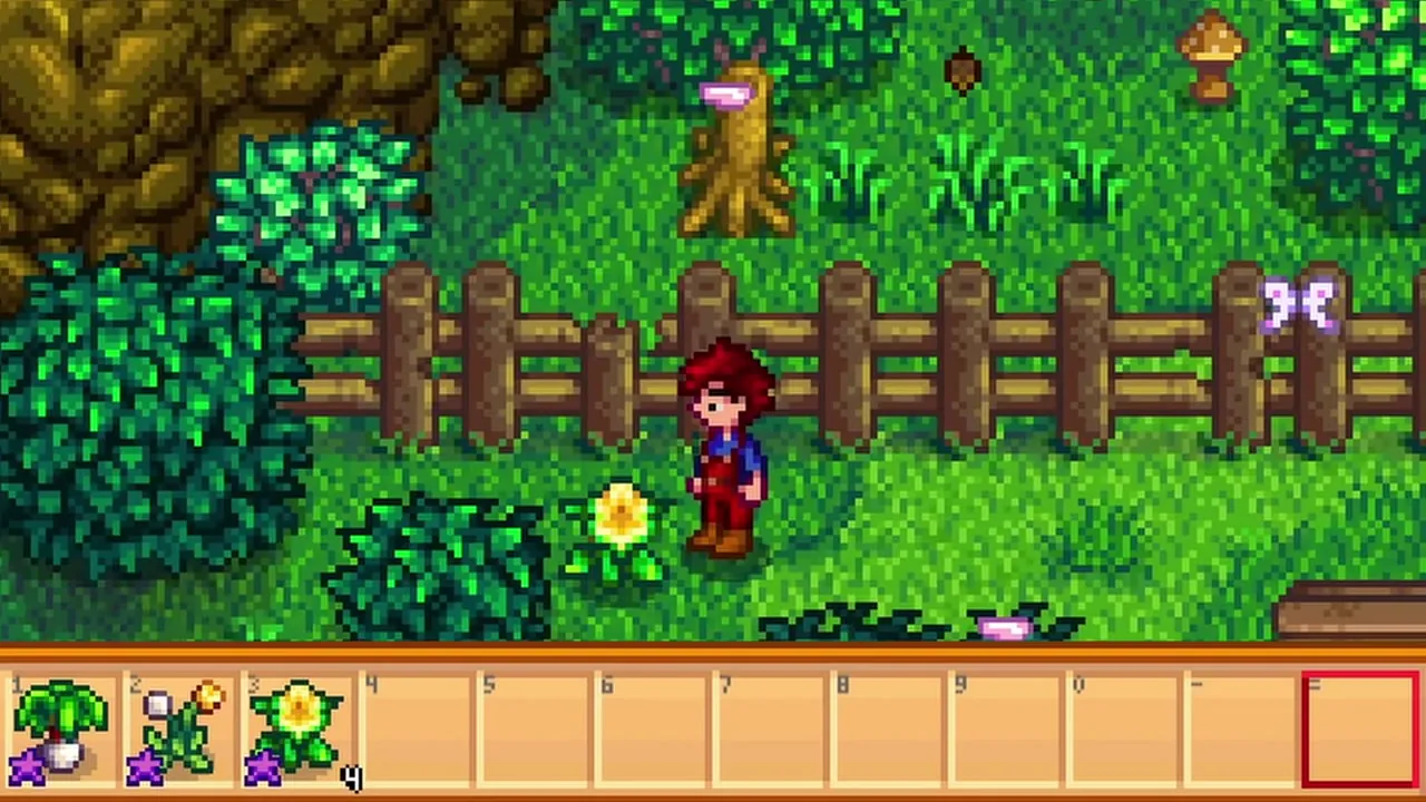 Stardew Valley: Collecting forage near a fenced wooded area